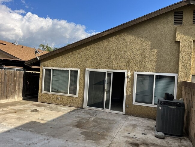 Building Photo - 3 BR 2 BA in Lake Elsinore $2395/month
