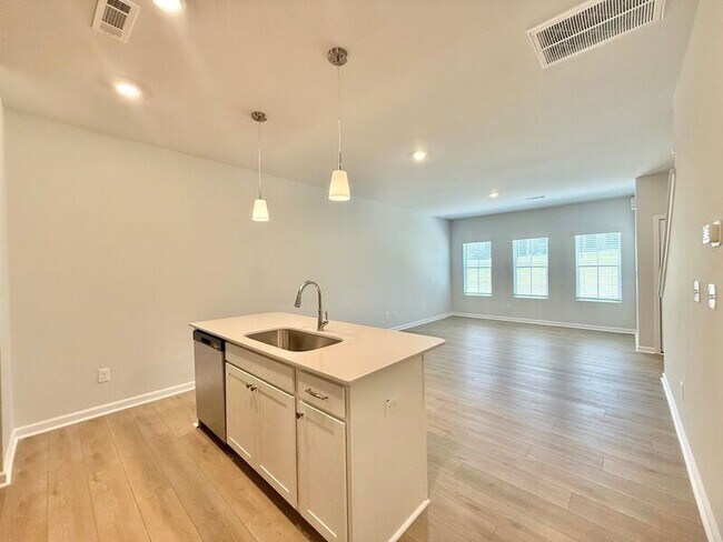 Building Photo - 112 Silver Fir Ln