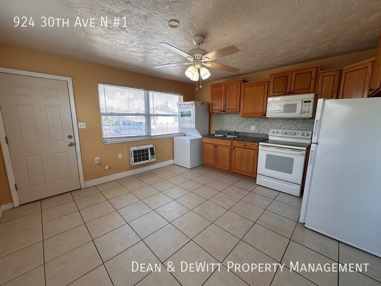 Building Photo - 1 Bed/1 Bath