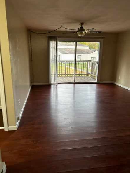 Building Photo - 609 Woodtick Rd