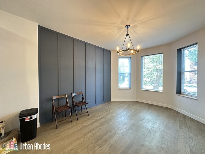 Building Photo - 841 N Mozart St