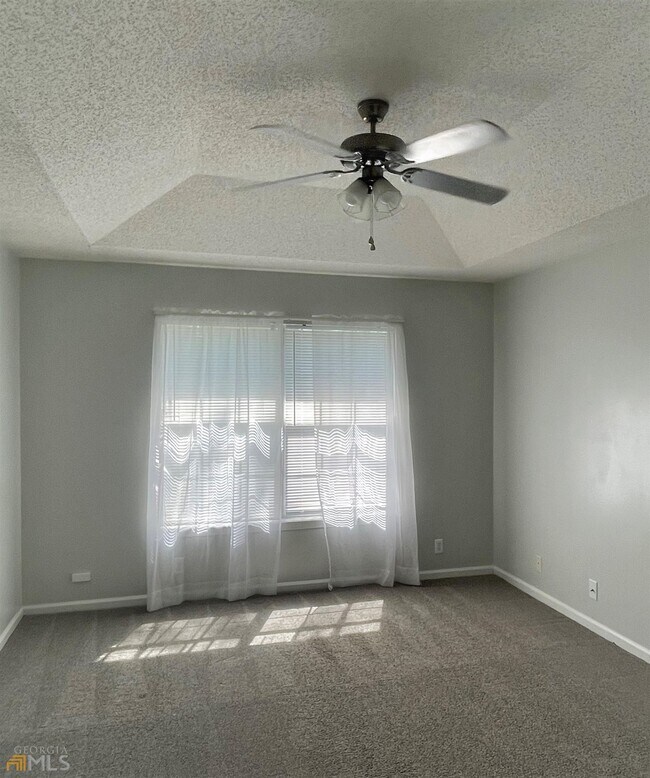 Building Photo - 304 McQueen Cir