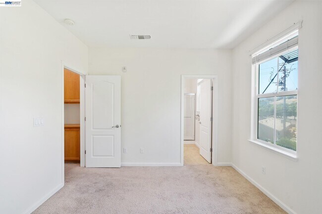 Building Photo - 7981 Bellina St