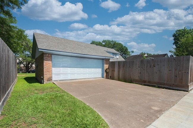 Building Photo - 206 Houghton Rd