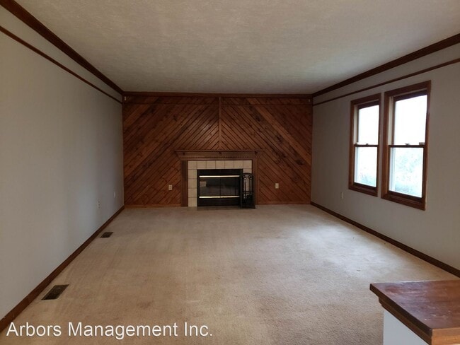 Building Photo - 3 br, 3.5 bath House - 152 WOODBINE DR