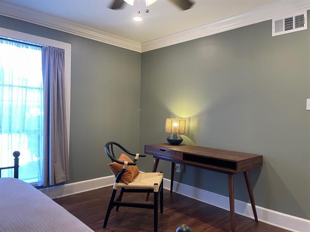 Building Photo - 7911 Meadow Park Dr