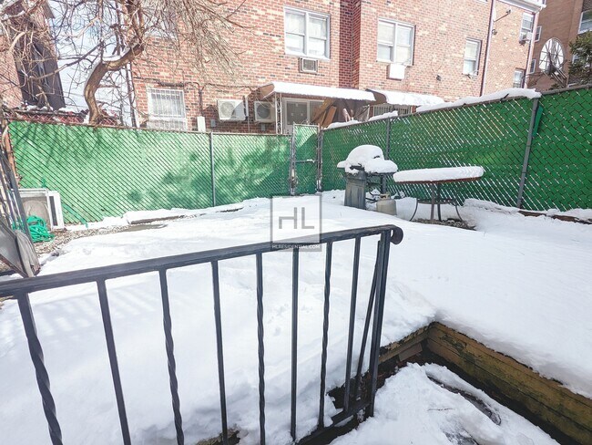Primary Photo - 24 AVENUE
