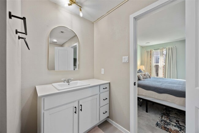 Building Photo - 3331 Aspen Stream Dr