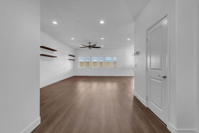 Building Photo - 83325 White Stallion Rd