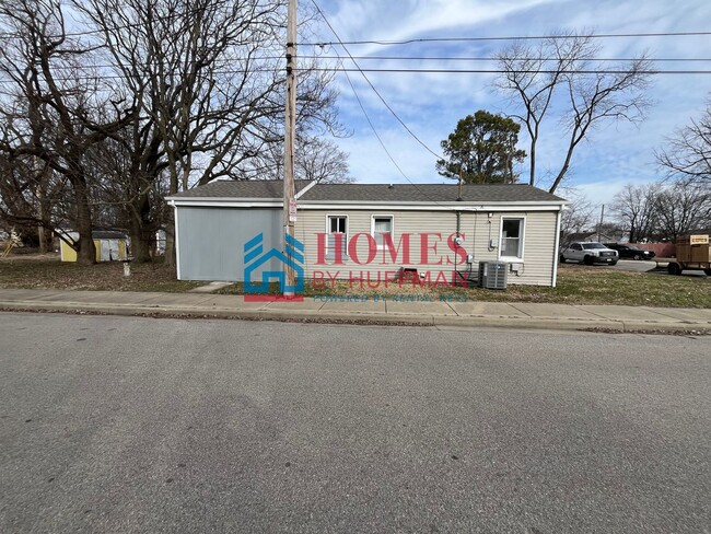 Building Photo - Two Bedroom House | Updated with Appliances