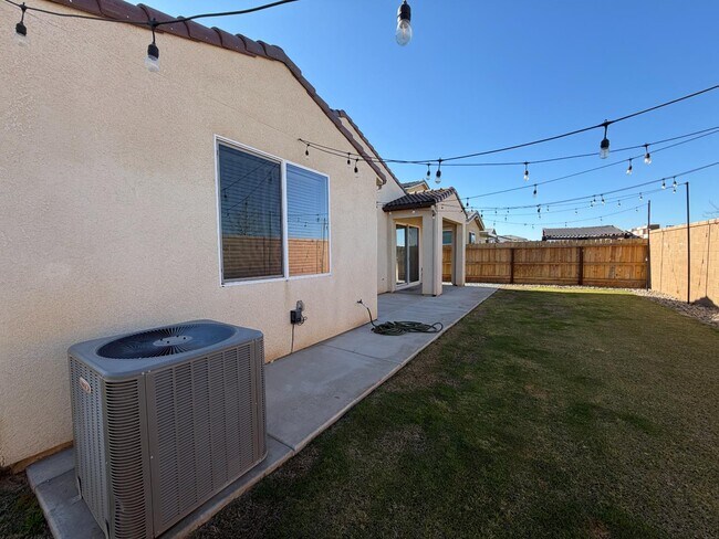 Building Photo - 660 Atlantica Dr S