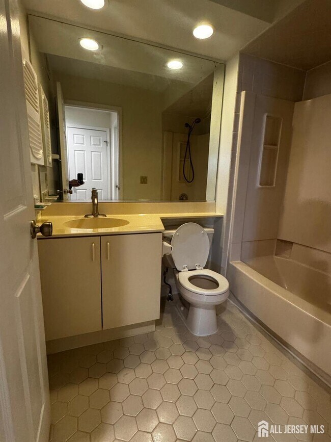 Building Photo - 1109 Stoneridge Cir