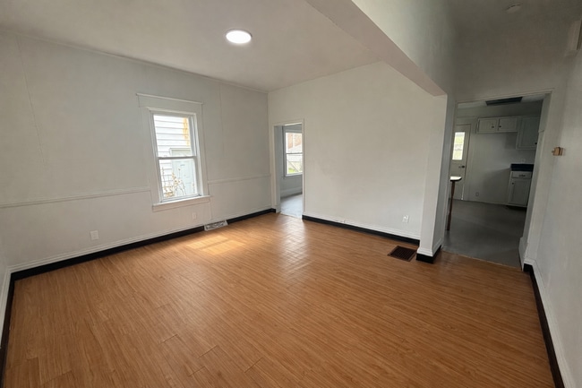 Building Photo - 720 Baldwin Ave