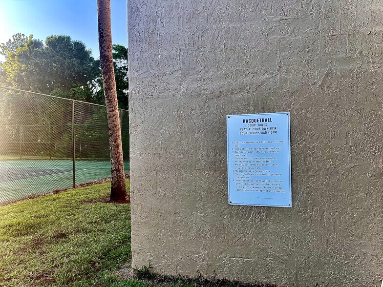 Racket ball - 4814 S Semoran Blvd