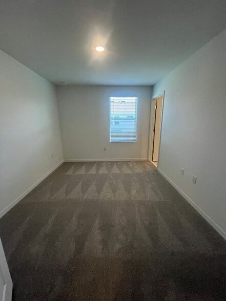 Building Photo - 2898 Skyline Lp