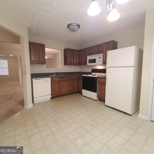 Building Photo - 2103 Grove Way