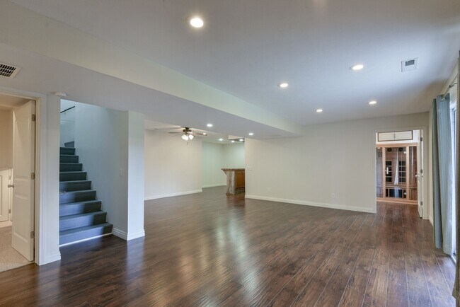 Building Photo - 1791 Fruit Farm Rd