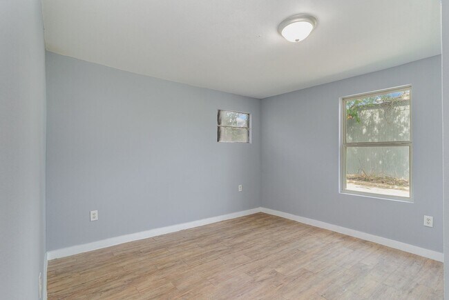 Building Photo - Spacious 4-Bedroom Home with Modern Finishes – Owenwood, Dallas