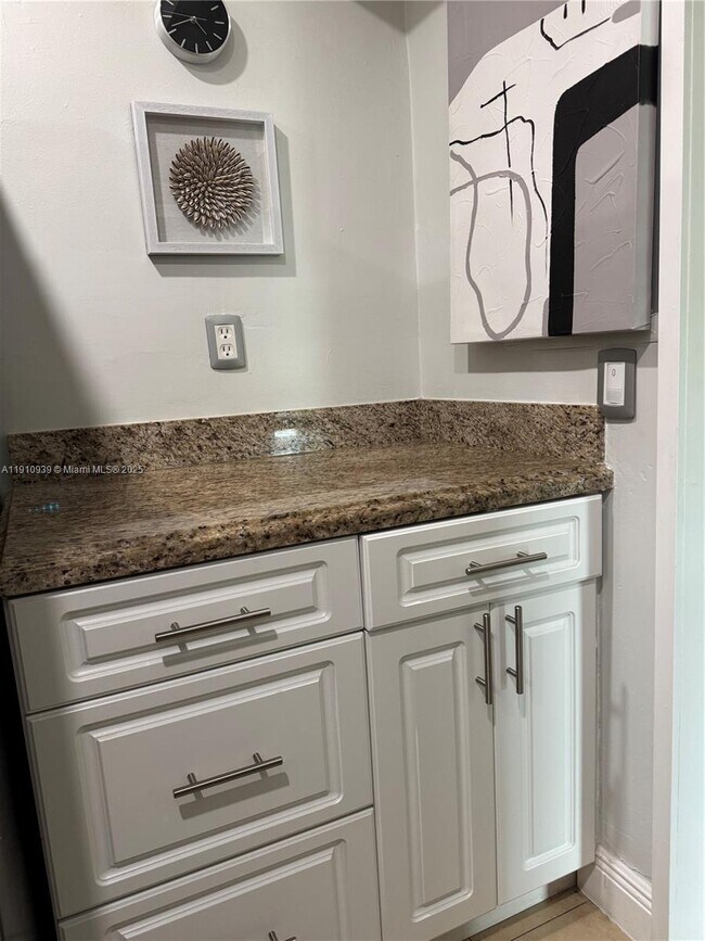 Building Photo - 14036 SW 90th Ave