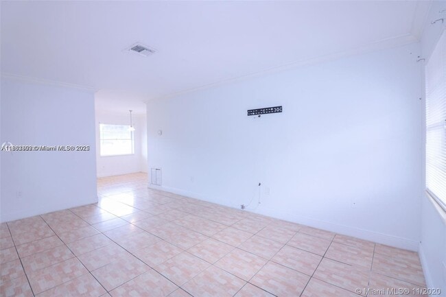Building Photo - 3019 SW 68th Terrace