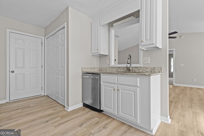 Building Photo - 1587 Brush Creek Dr