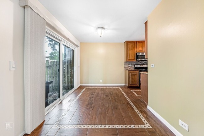 Building Photo - Roselle Two Bed Ranch