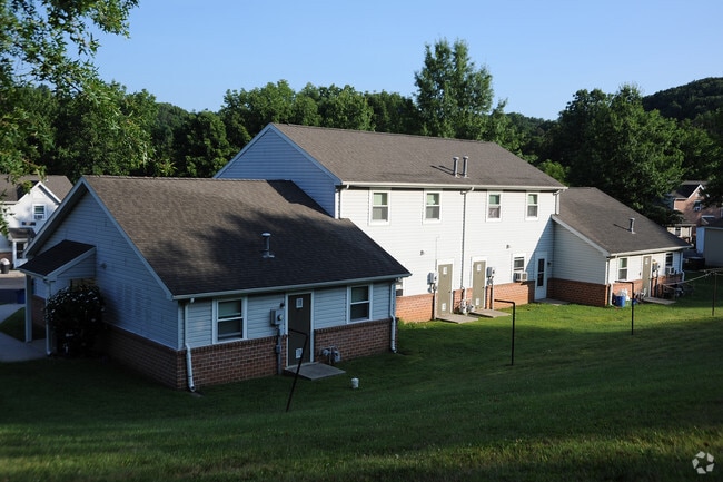 Building Photo - Richard B. Delp Townhouses