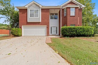 Building Photo - 469 SW Sussex Dr