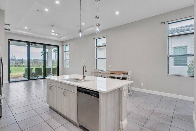 Building Photo - 9399 SW Pepoli Way