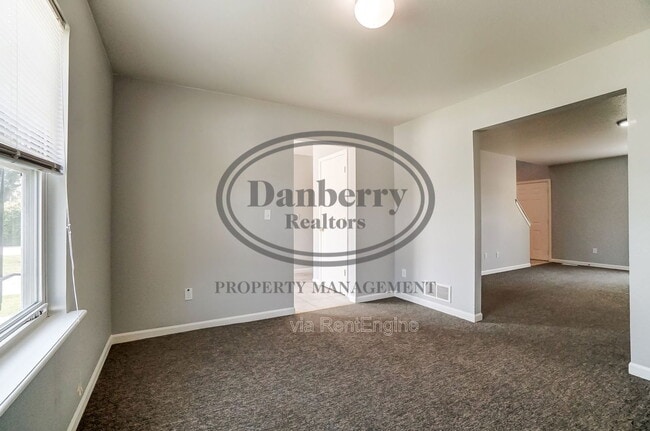 Building Photo - 3704 Willow Run Dr