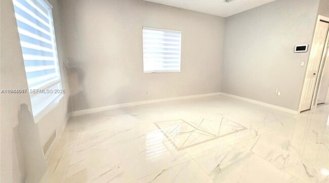 Building Photo - 2924 SE 15th Ave