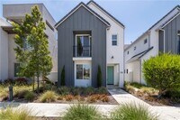 Building Photo - 136 Modjeska