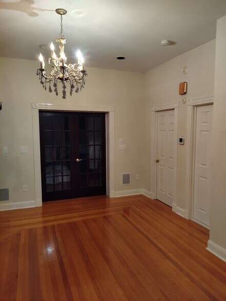 Building Photo - 97 Olive St