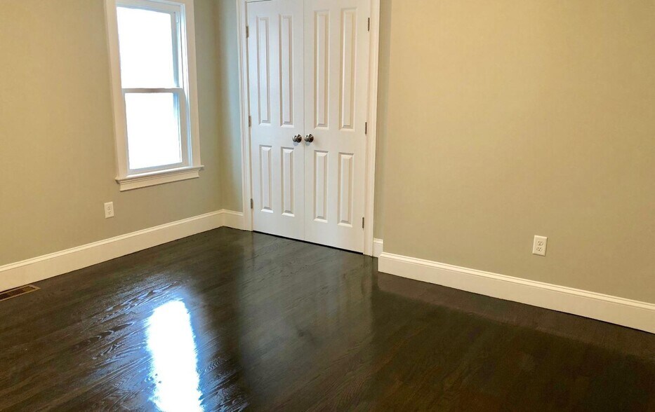 Building Photo - 94 Grant St