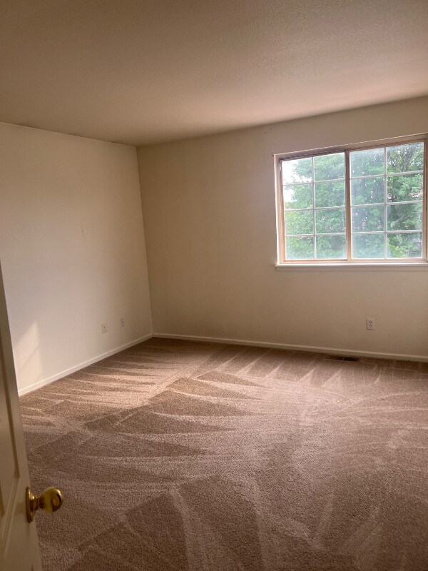 Building Photo - 1545 Spring Water Pl