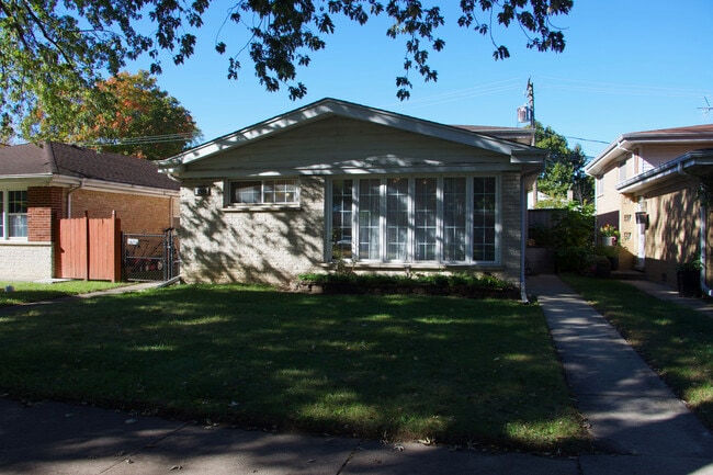 Building Photo - 9910 Crawford Ave