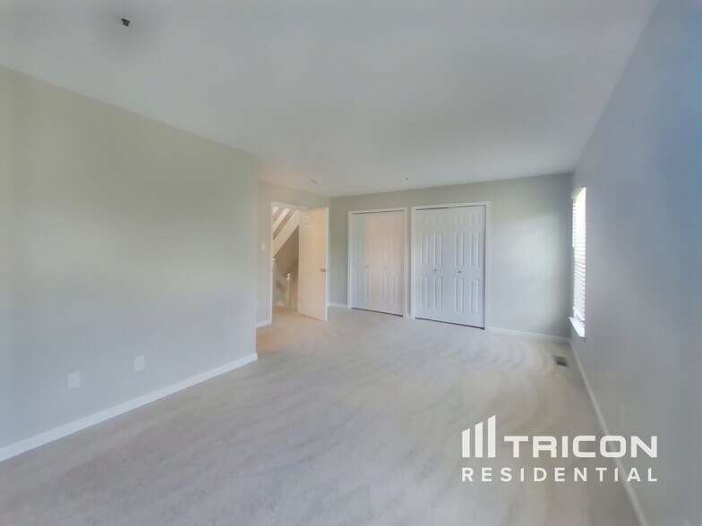 Building Photo - 1513 Cumberland Ct