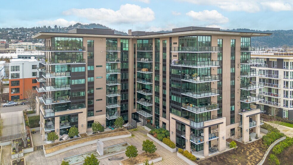 Building Photo - 1830 NW Riverscape St