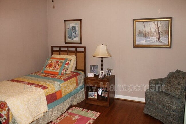 Building Photo - 3308 Junaluska Dr