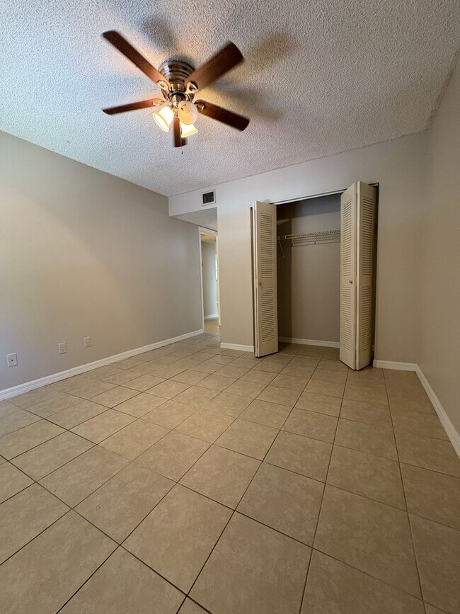 Building Photo - 140 Orchid Woods Ct