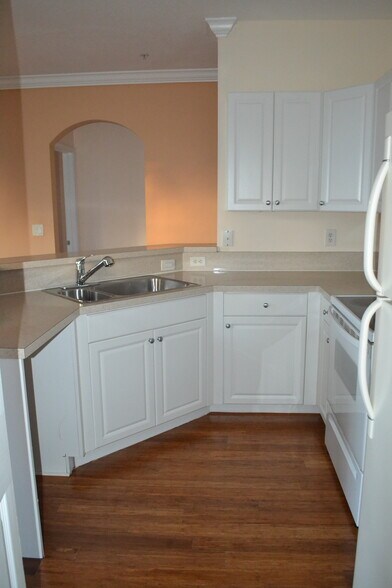 Kitchen 2 - 4506 SW 160th Ave