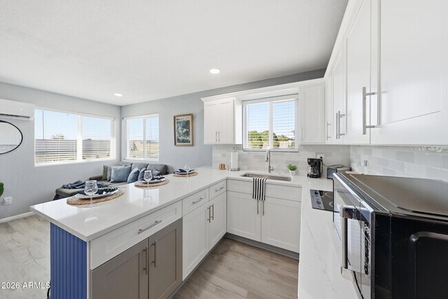Building Photo - 11210 W Pueblo Ct
