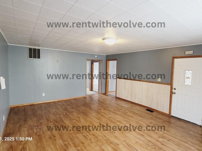 Building Photo - 337 S Indiana St