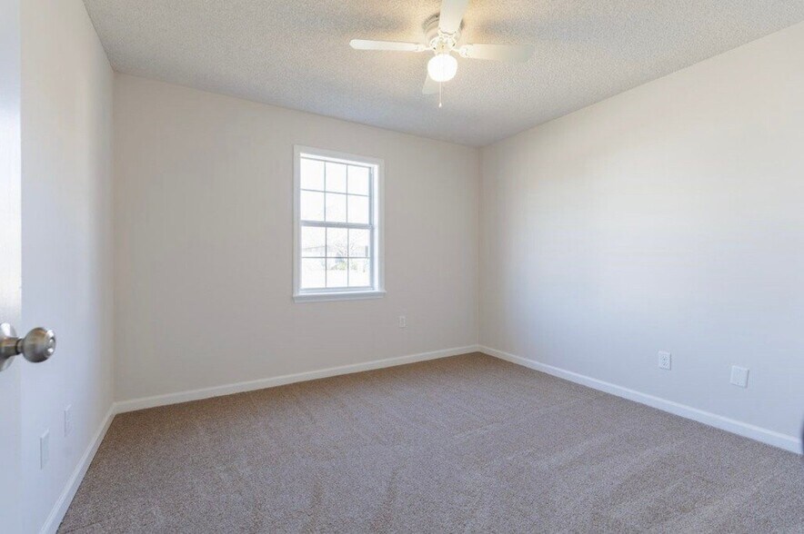 Building Photo - 4065 Chadwyck Dr