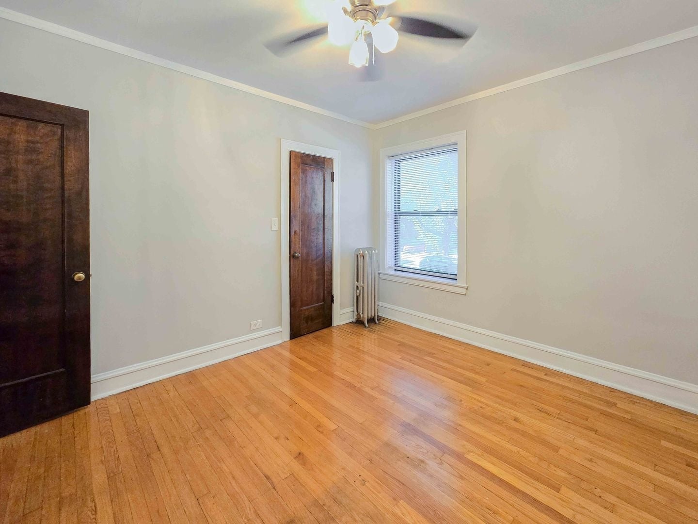 Building Photo - 5057 N Wolcott Ave