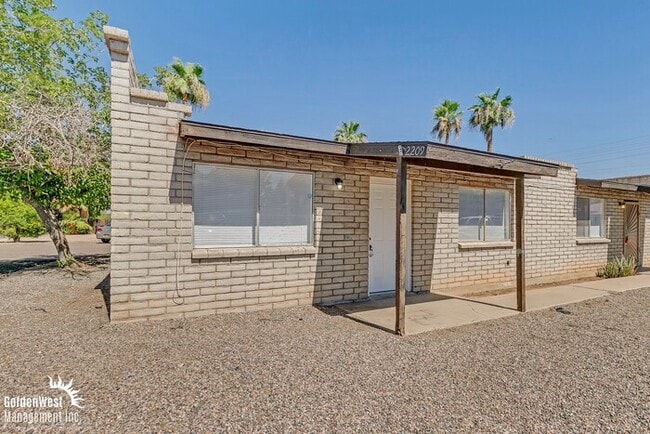 Building Photo - Beautiful 2Bdm 1Ba Apartment with Private ...