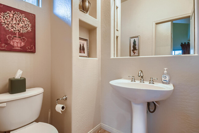 First floor 1/2 bathroom - 19475 N Grayhawk Dr