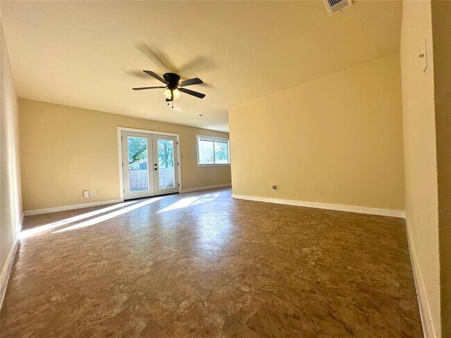 Building Photo - 2525 Dovemeadow Dr