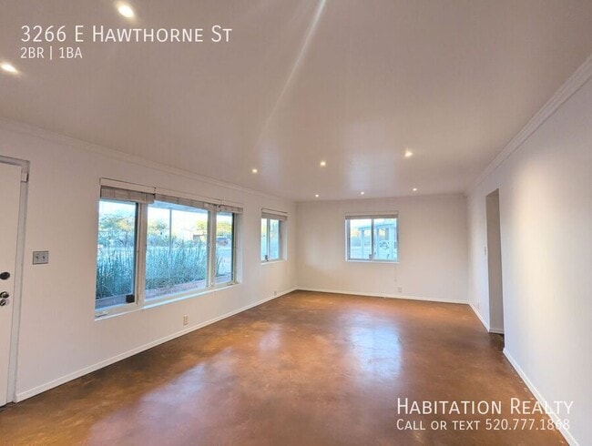 Building Photo - 3266 E Hawthorne St