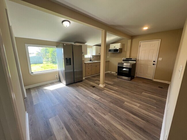 Building Photo - 3 bedroom 2 bathroom off Lurleen Blvd. in Northport